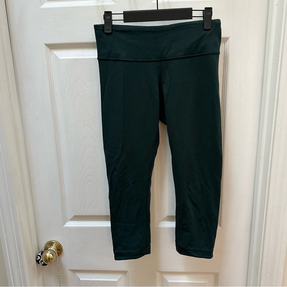 Lululemon dark hunter Green Wunder Under cropped leggings capri 4